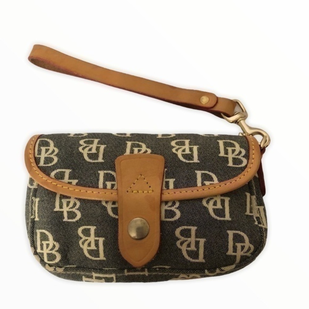 👛 DOONEY & BOURKE 👛 signature DB wristlet